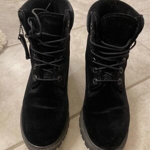 OFF- WHITE Virgil Abloh X TIMBERLAND Black Velvet Boots Women Size8
